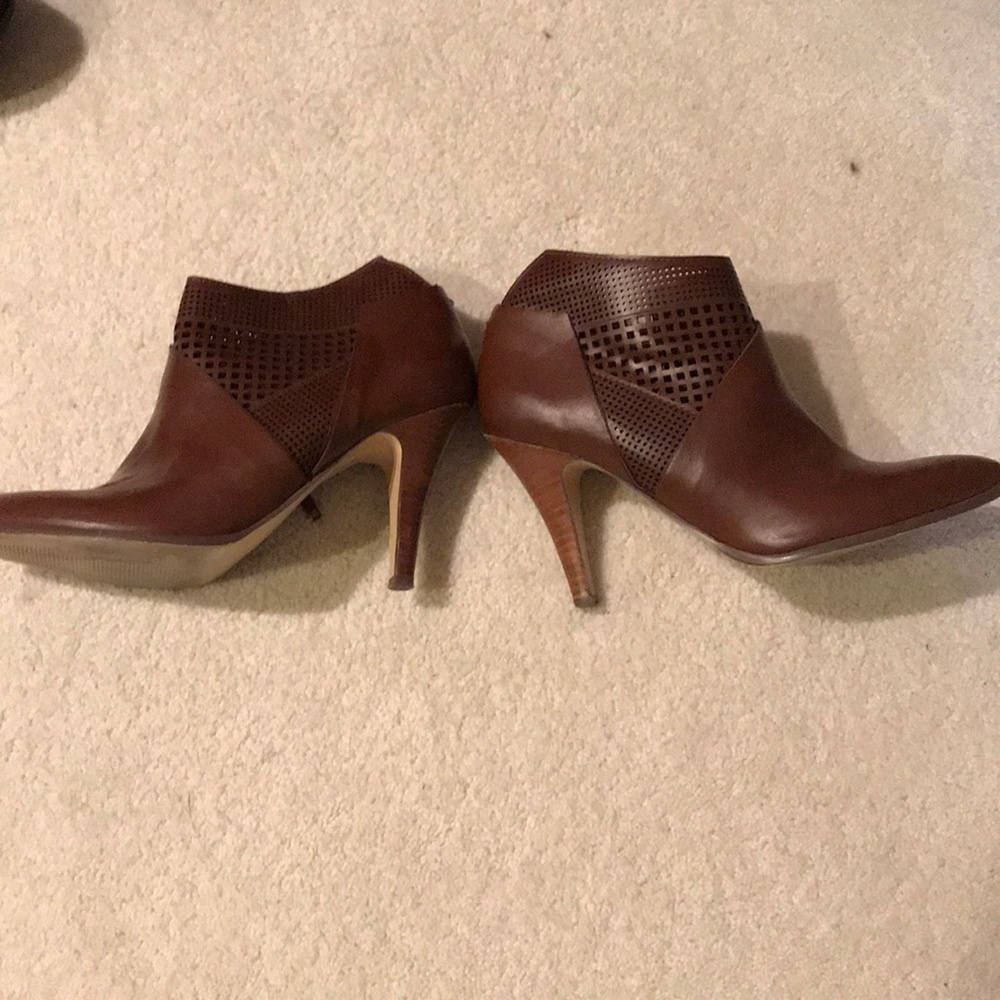 Carlos - brown booties